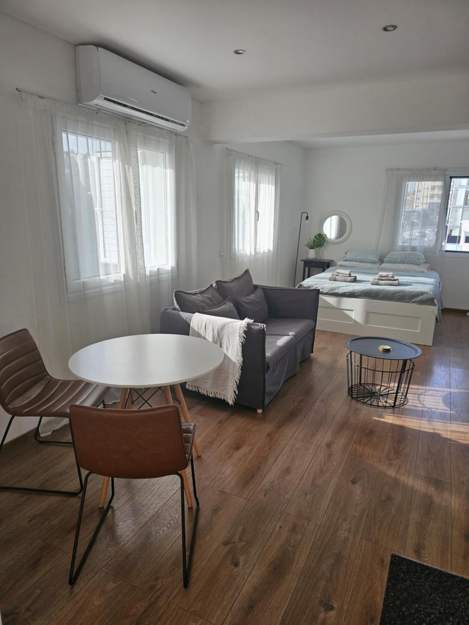 City Center Apartments Пафос Экстерьер фото