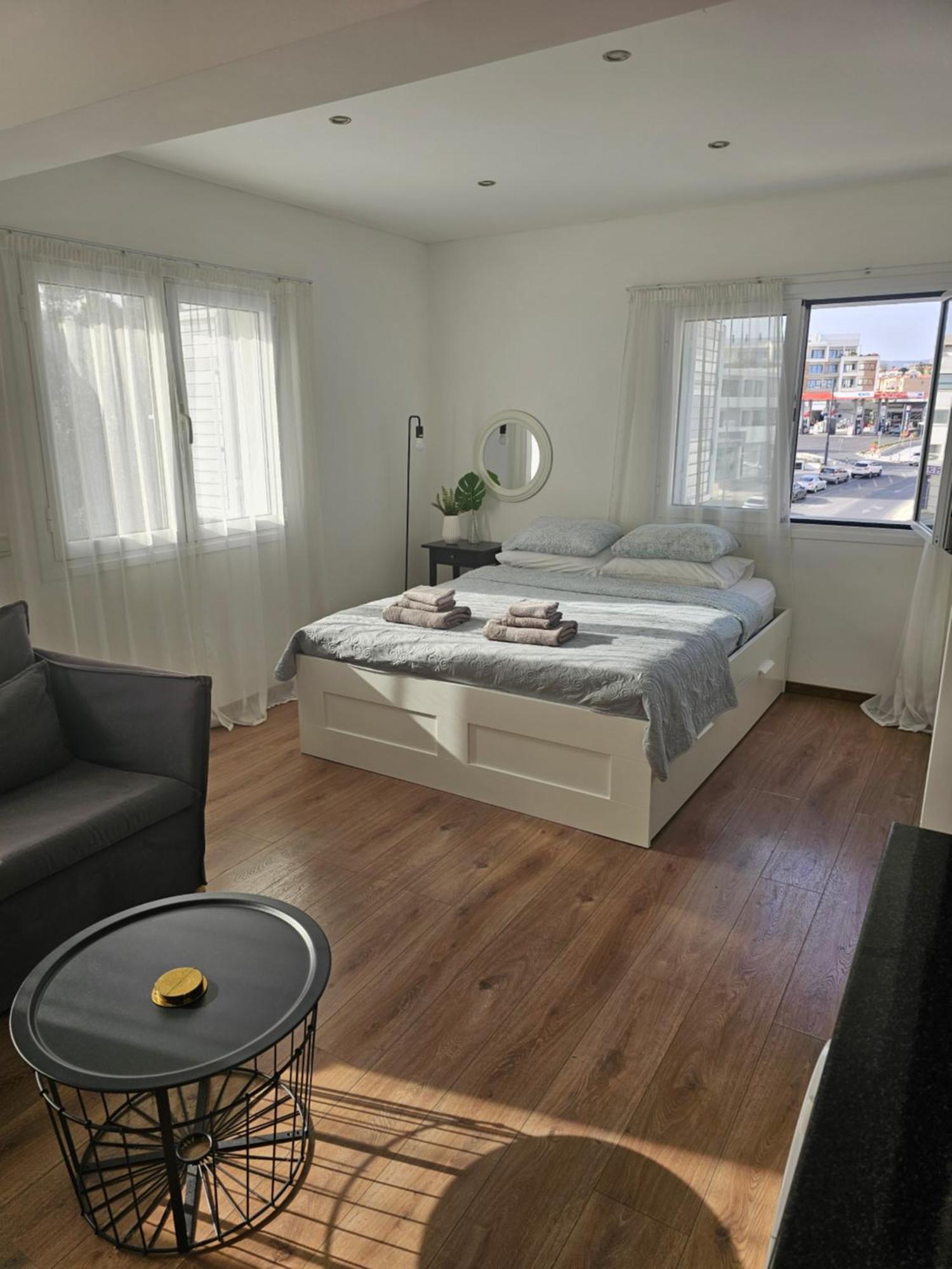 City Center Apartments Пафос Экстерьер фото