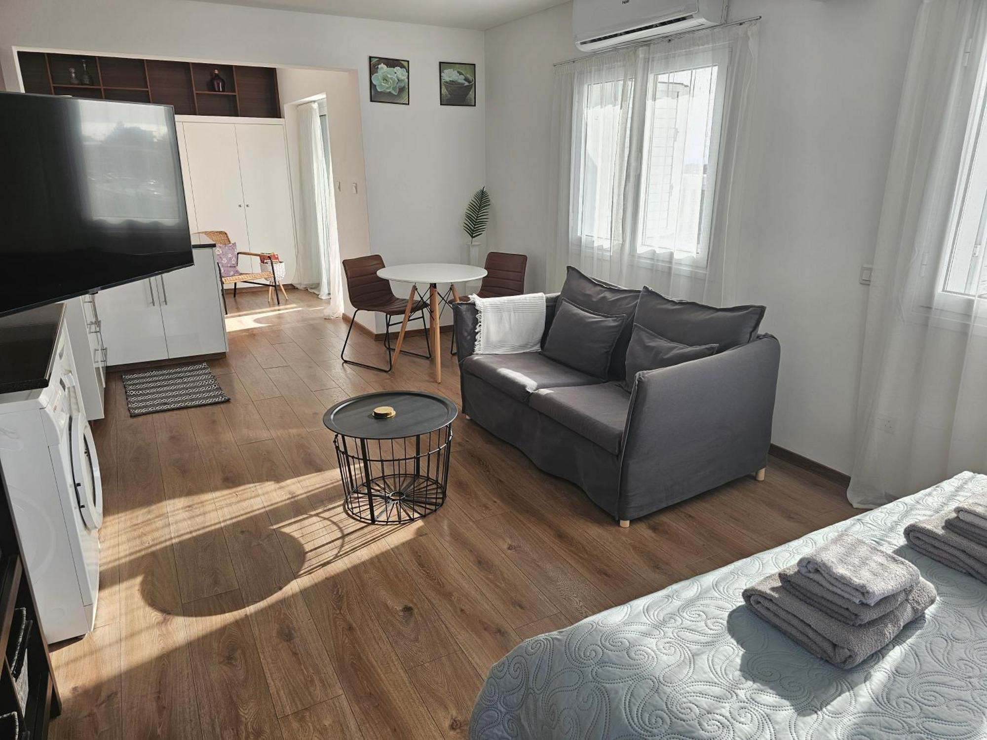 City Center Apartments Пафос Экстерьер фото