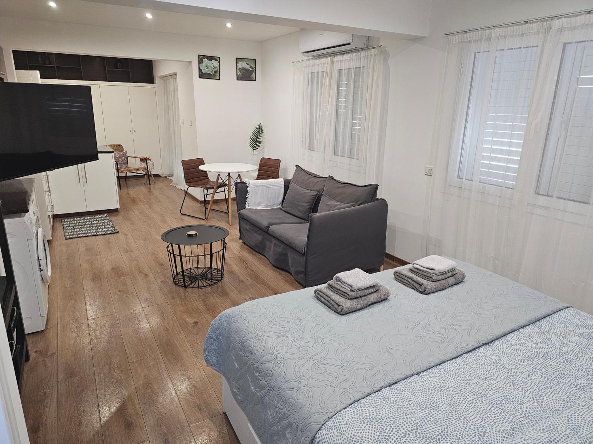City Center Apartments Пафос Экстерьер фото